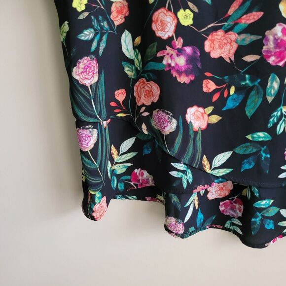 Chelsea & Theodore Womens Blouse Plus Size XXL Black Floral Print Crossover Hem - Picture 6 of 9